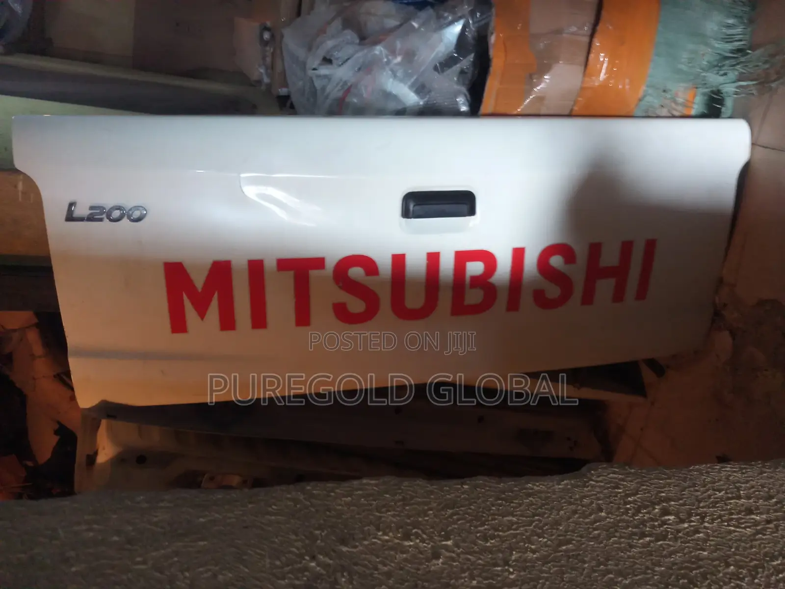 Boot for Mitsubishi L200