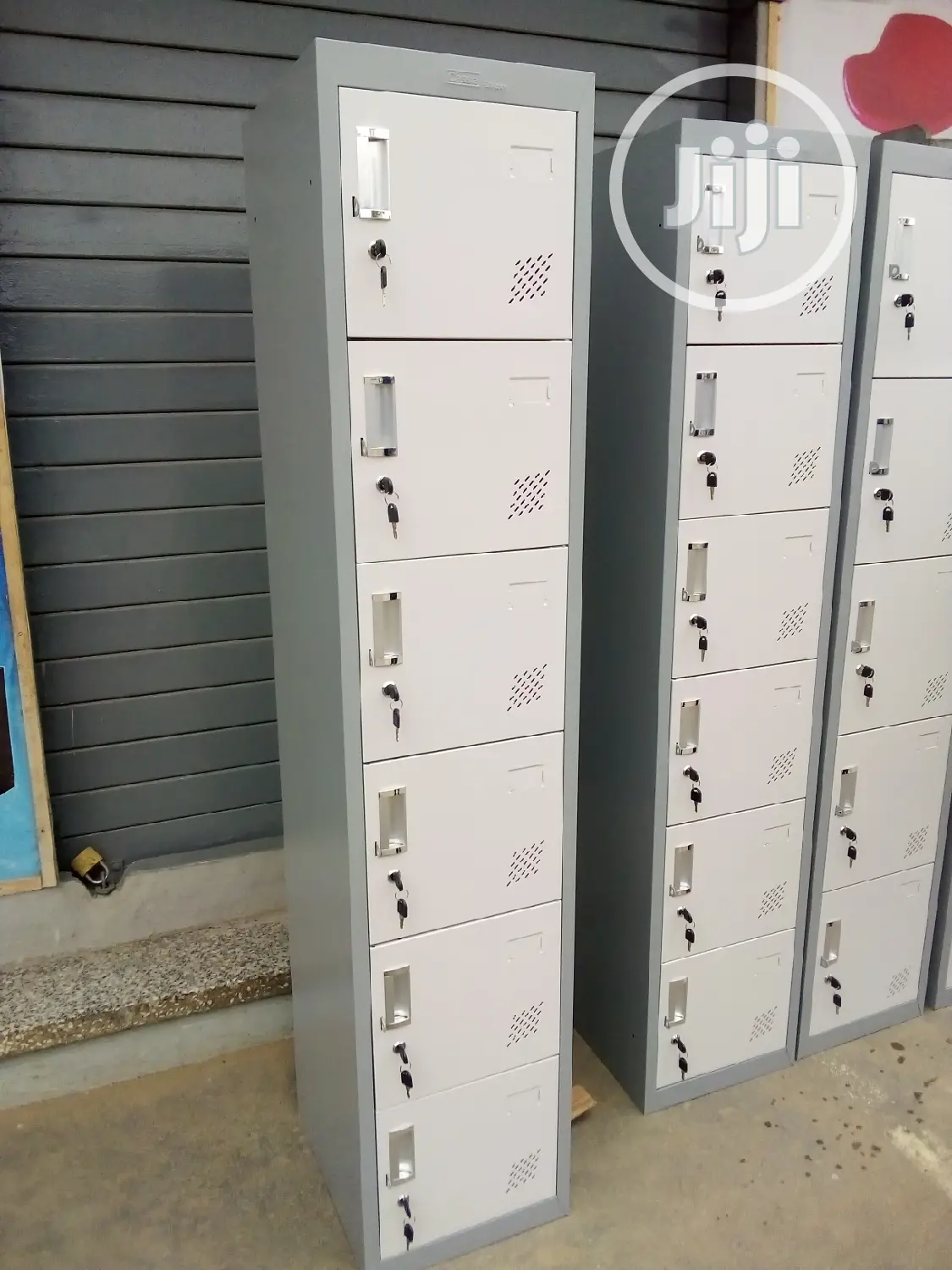 5 Doors Workers Lockers