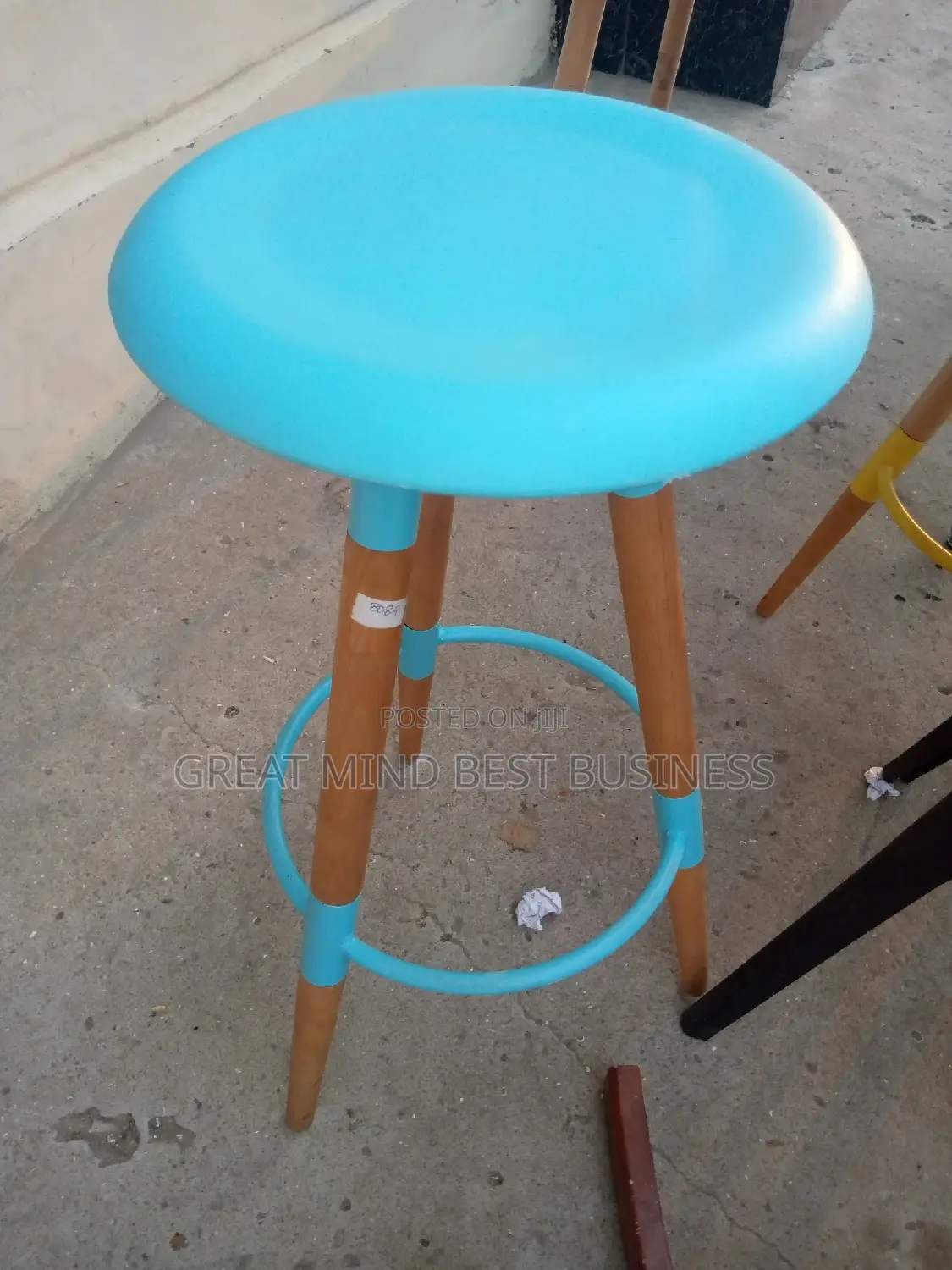 New Design Wooden Leg Bar Stools