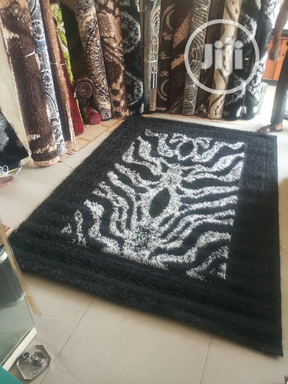 Rug (5/7).