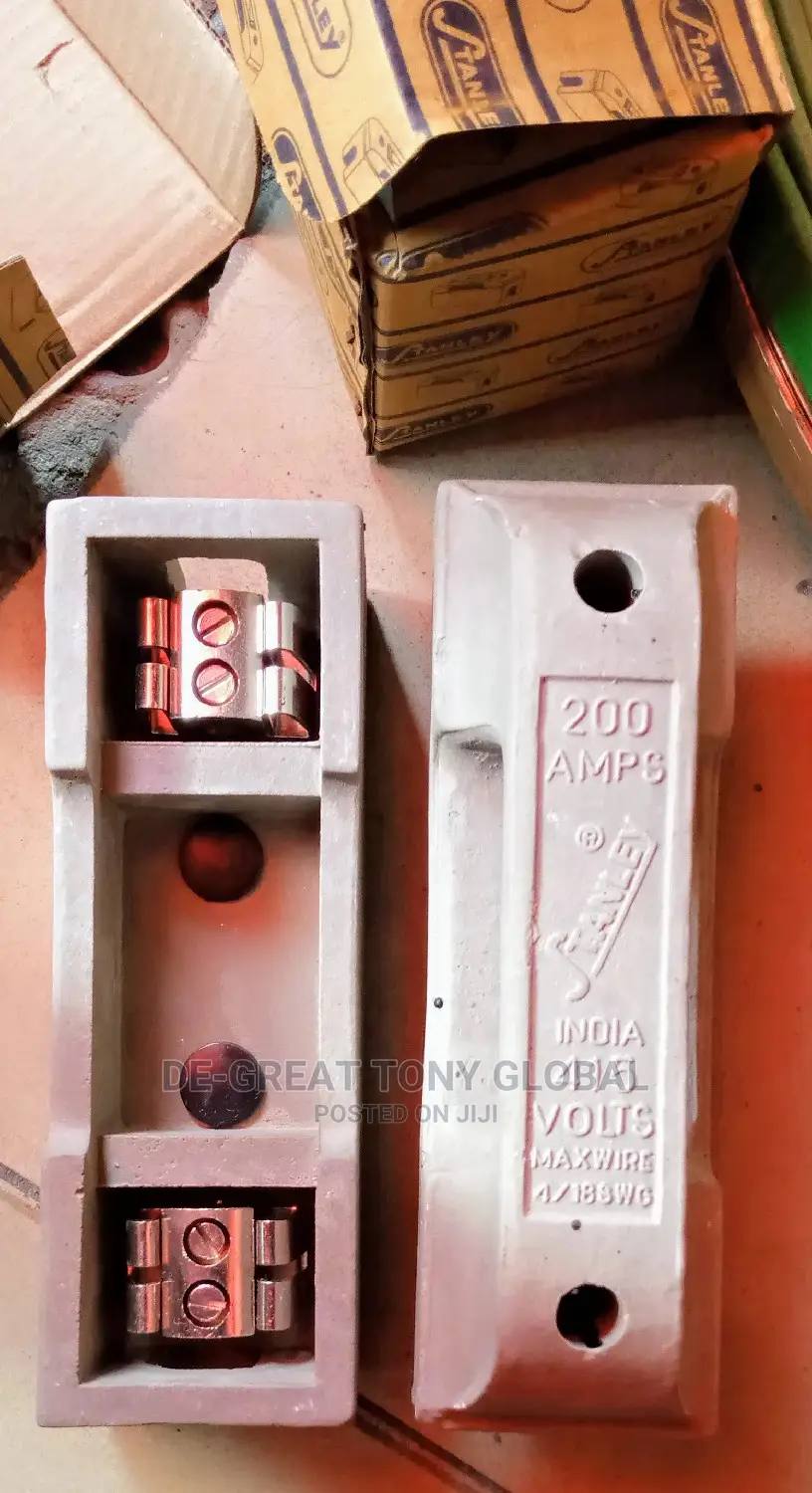 Stanley Cutout (Fuse and Base)