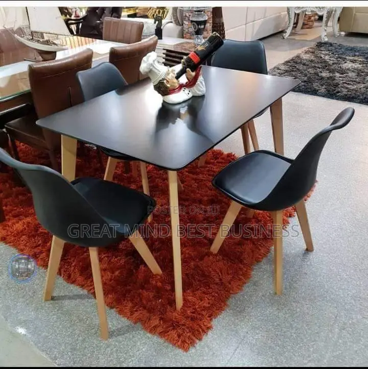 New Design Wooden Leg Dining Table and Chairs