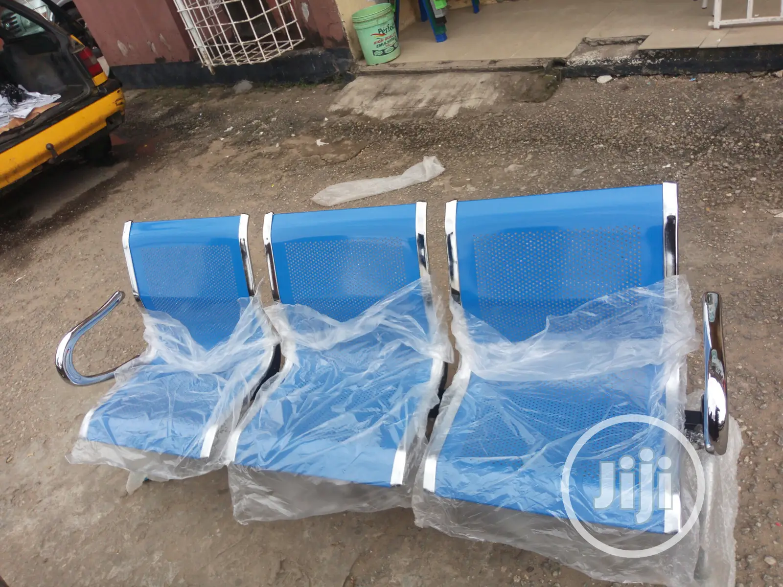 3-in- 1 Reception/ Waiting Chair