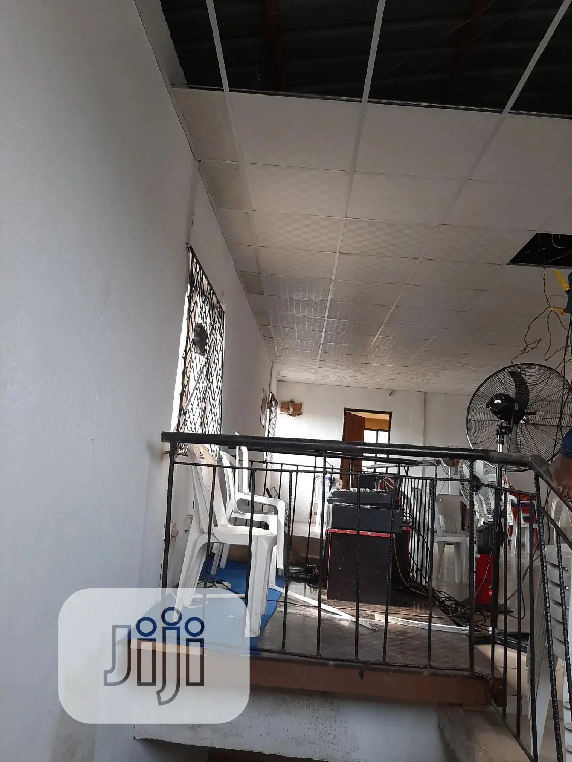 Suspended Ceiling/Pop Ceiling/Screeding/Woodenfloor&Doors