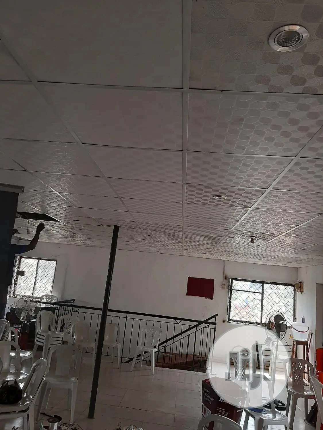 Suspended Ceiling/Pop Ceiling/Screeding/Woodenfloor&Doors