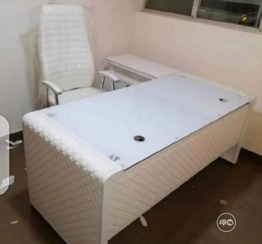Super Executive Table and Chair