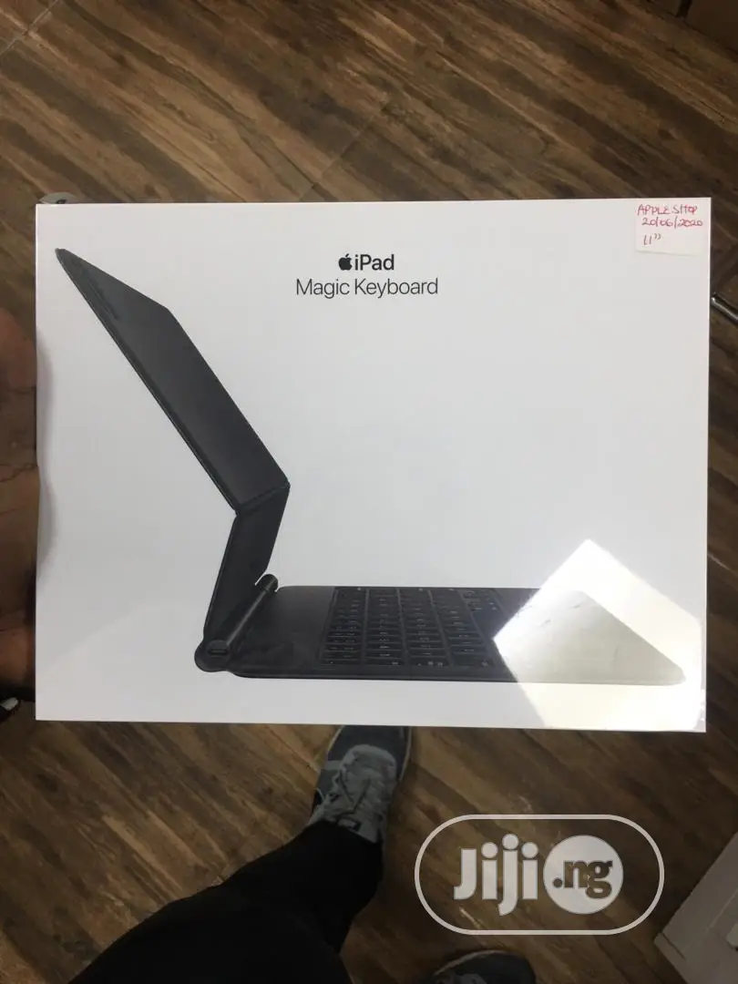 Apple Magic Keyboard for iPad Pro 11" and iPad Air 5th Gen