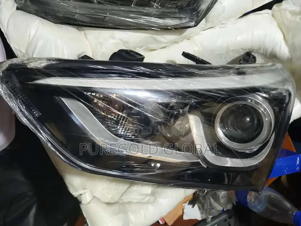 Hyundai Santafe 2014 Model Headlamp