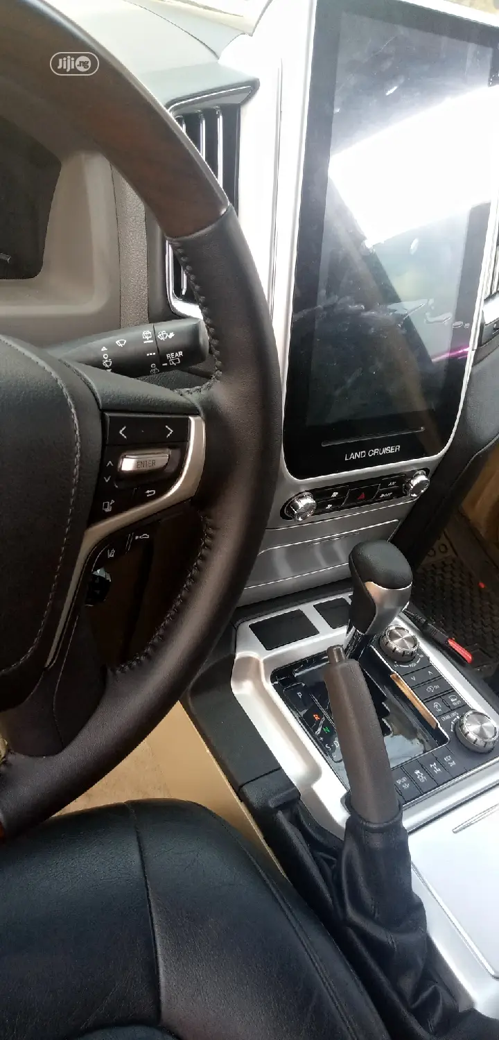 Complete Interior Kit With DVD Player Toyota Land Cruiser