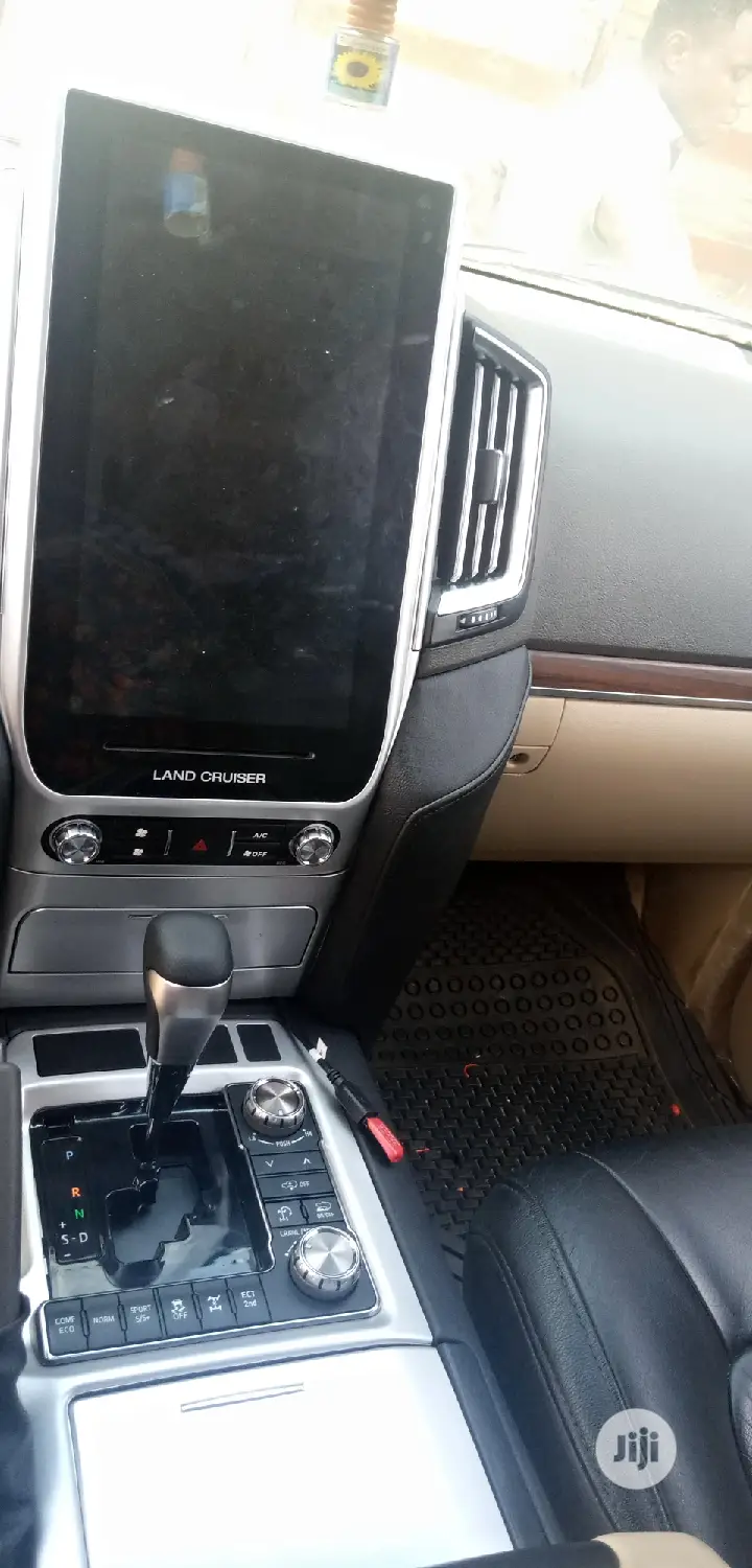 Complete Interior Kit With DVD Player Toyota Land Cruiser