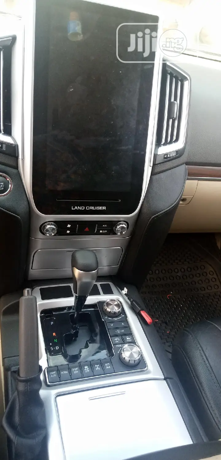 Complete Interior Kit With DVD Player Toyota Land Cruiser