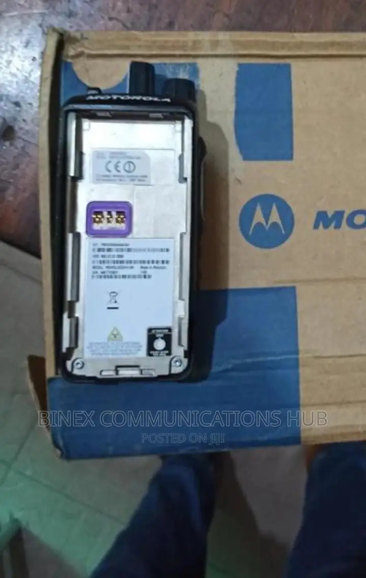 Motorola Dp2400e VHF/UHF Walkie Talkie