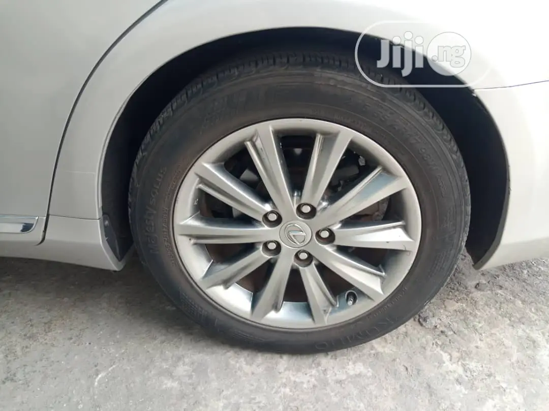 Lexus ES 350 2010 Silver