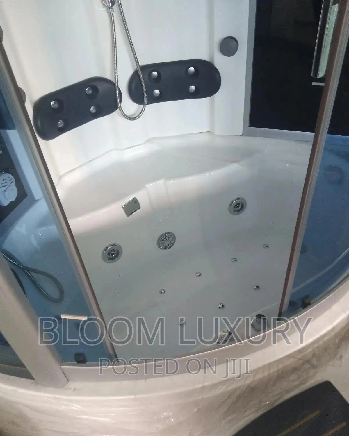 Steam Shower Bathtub 150×150cm (England)