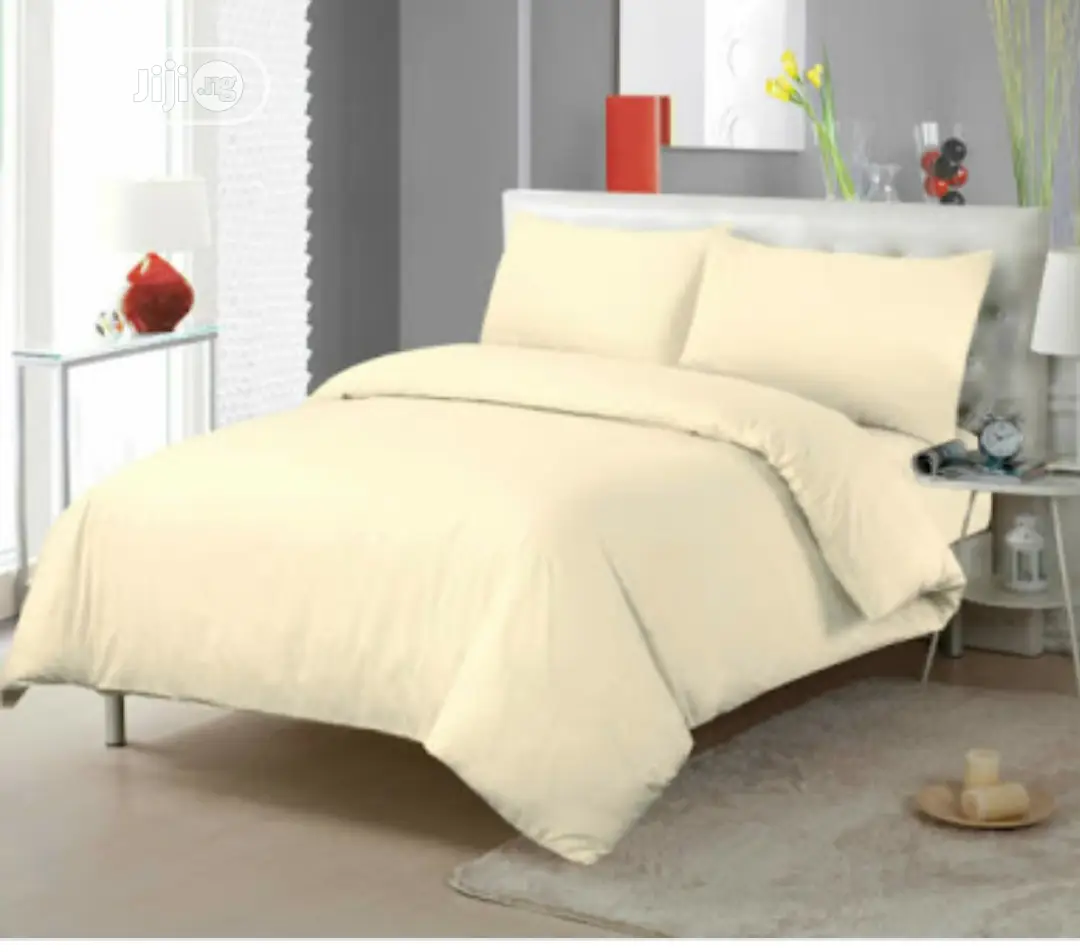 Cream Colour Duvet,Bedspread With 4 Pillowcases
