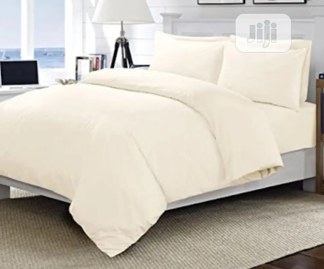 Cream Colour Duvet,Bedspread With 4 Pillowcases