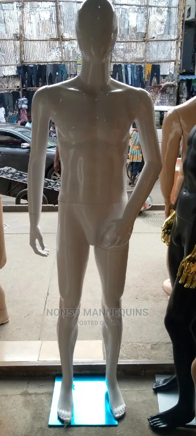 Glossy White And Glossy Black Male Mannequins