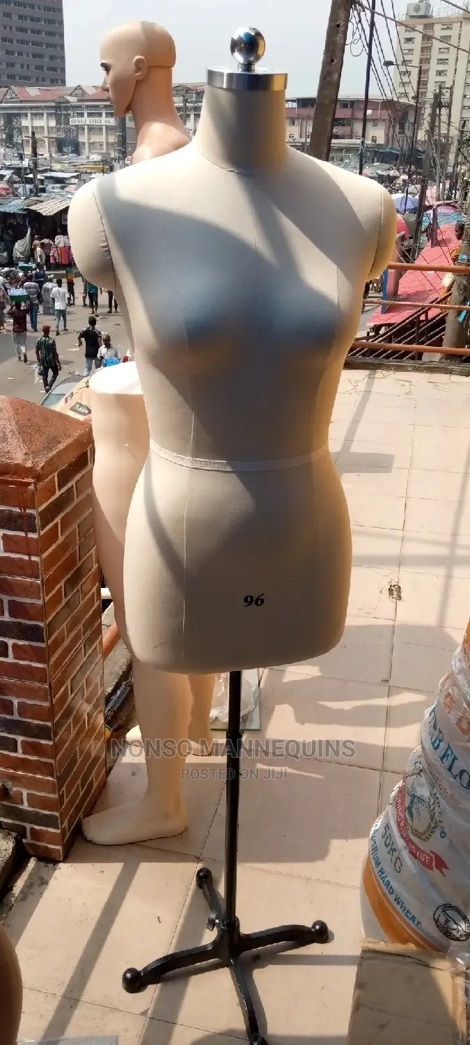 Pinnable Dressform Display