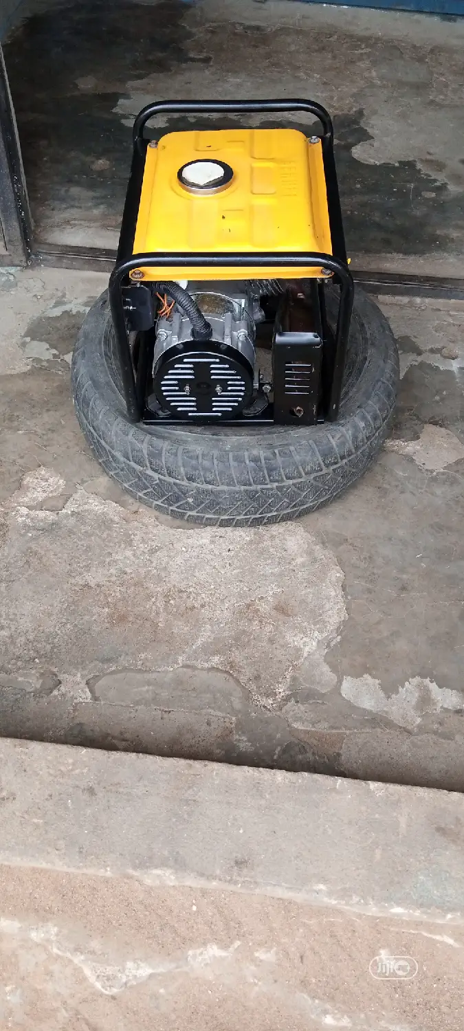 1 Month Old 1.8KVA ELEPAQ SP3200 Medium Size Gen + Receipt