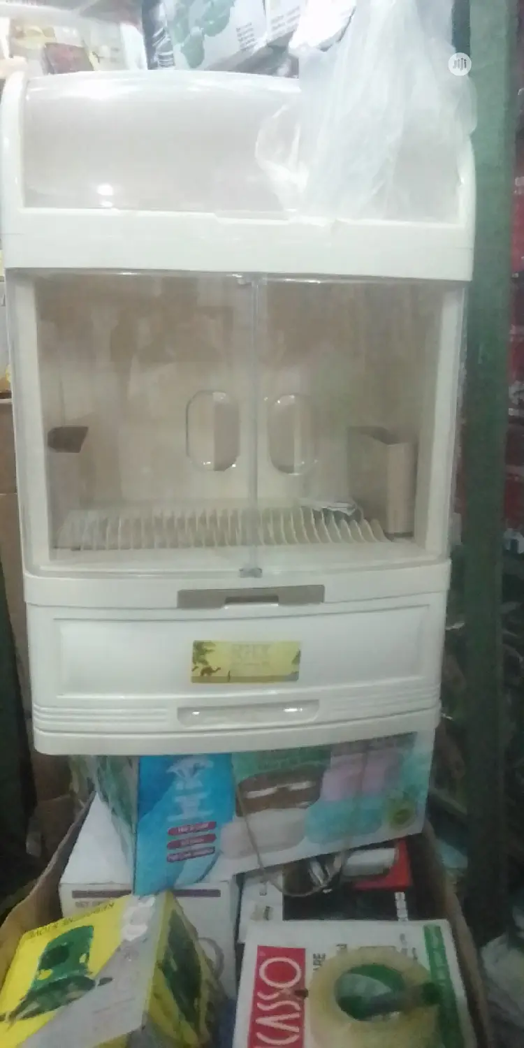 Durable Quality Plate Rack
With Cover