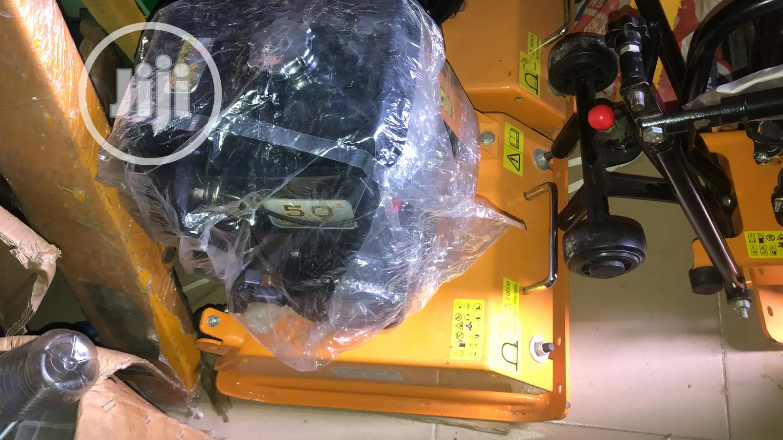 Plate Compactor Machine C90 Original (Fuji Robin)