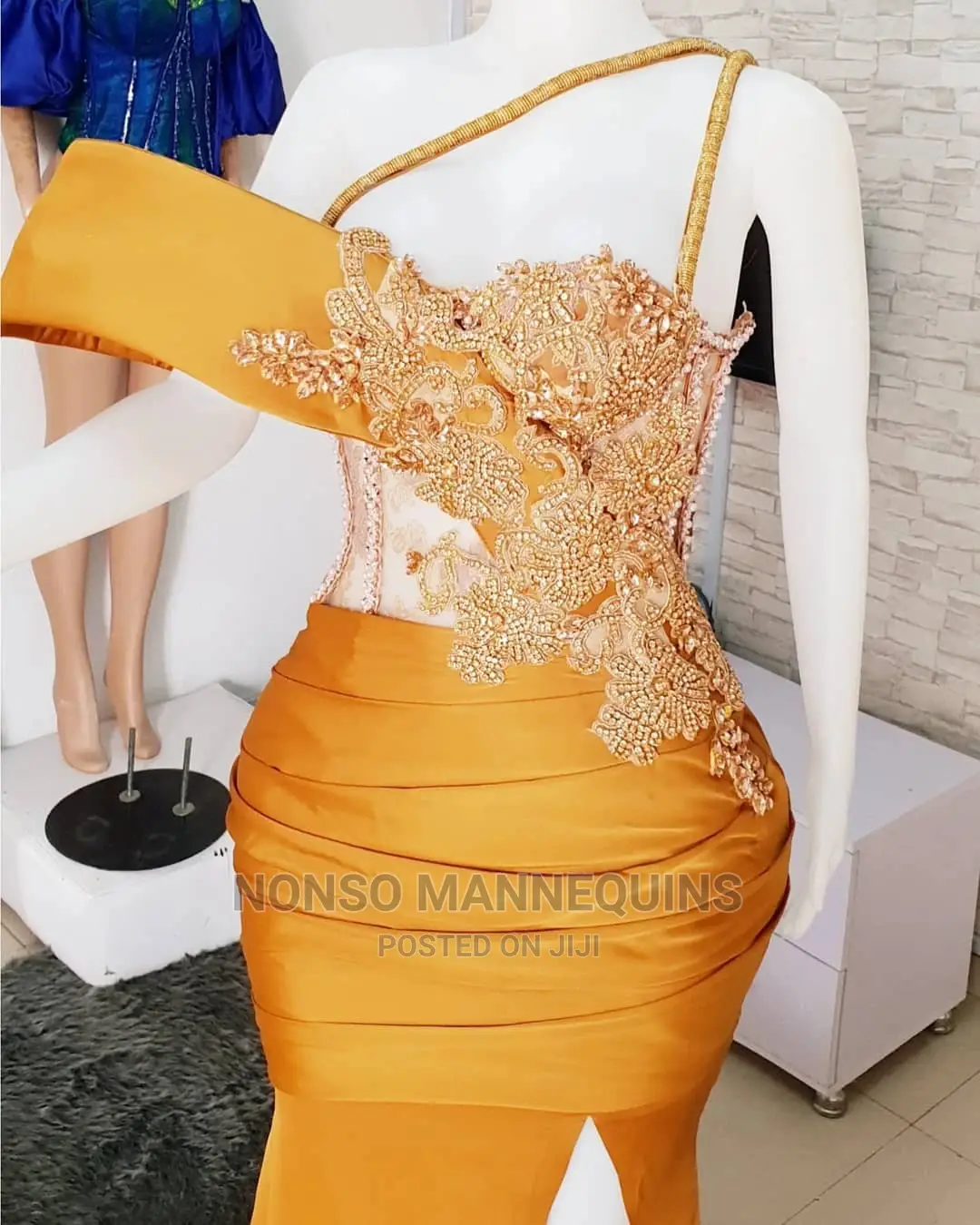 Brand New White Faceless Detachable Female Size 10 Mannequin