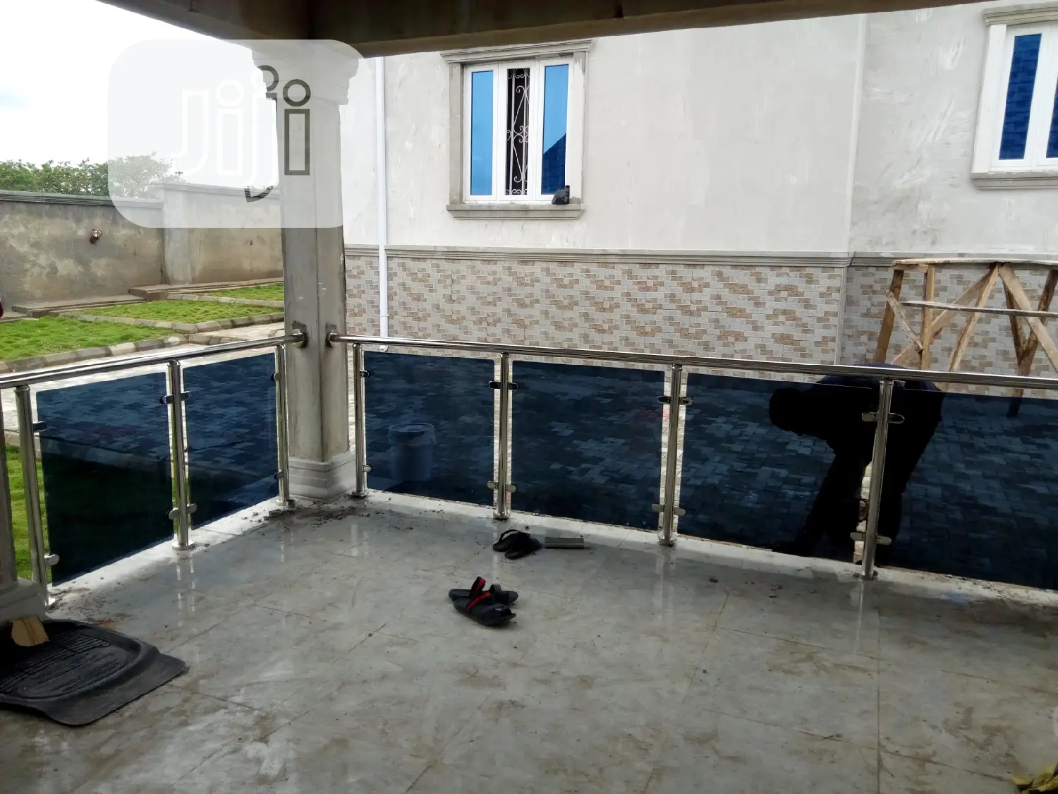 Stainless Railings Designed With Glass