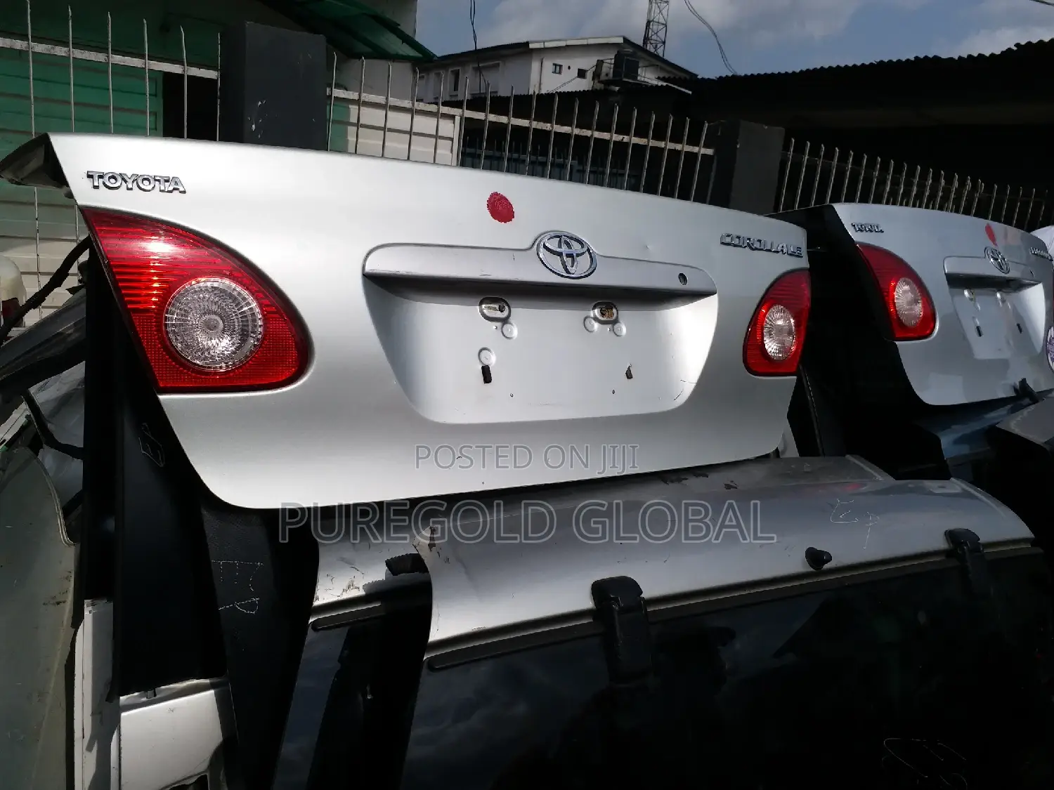 Toyota Corolla 2005 Model Boot