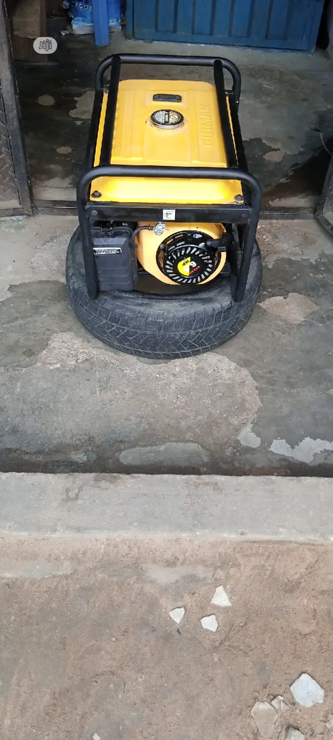Fairly Used 2.8KVA SUMEC FIRMAN SPG3000 Big Gen + D Receipt