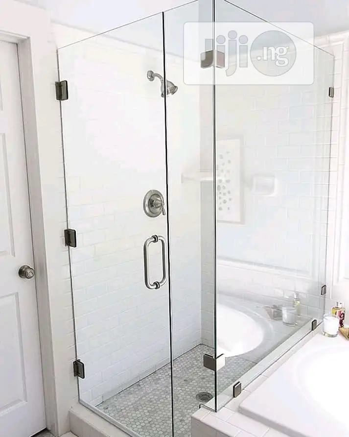Shower Cubicle Greatness