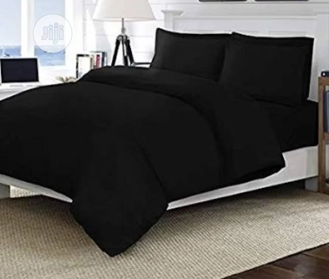 Quality Black Duvet, Bedsheet With 4 Pillow Cases
