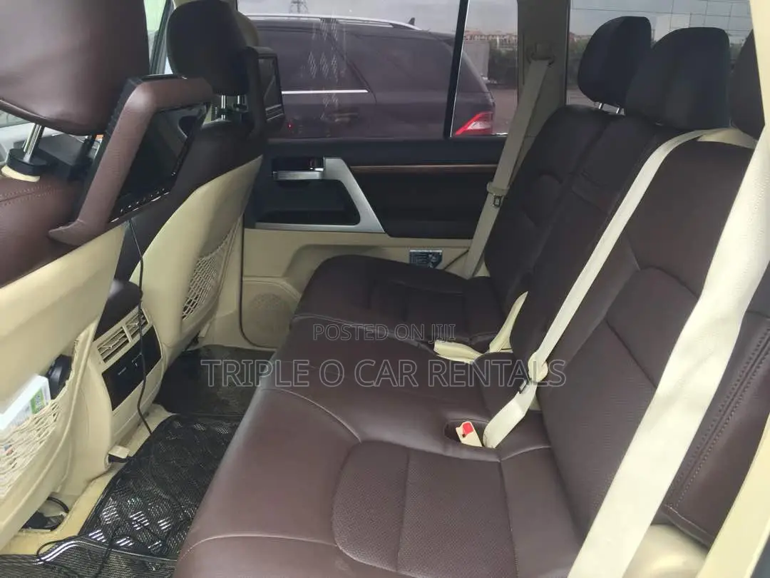Toyota Landcruiser 2024 SUV Rental Service