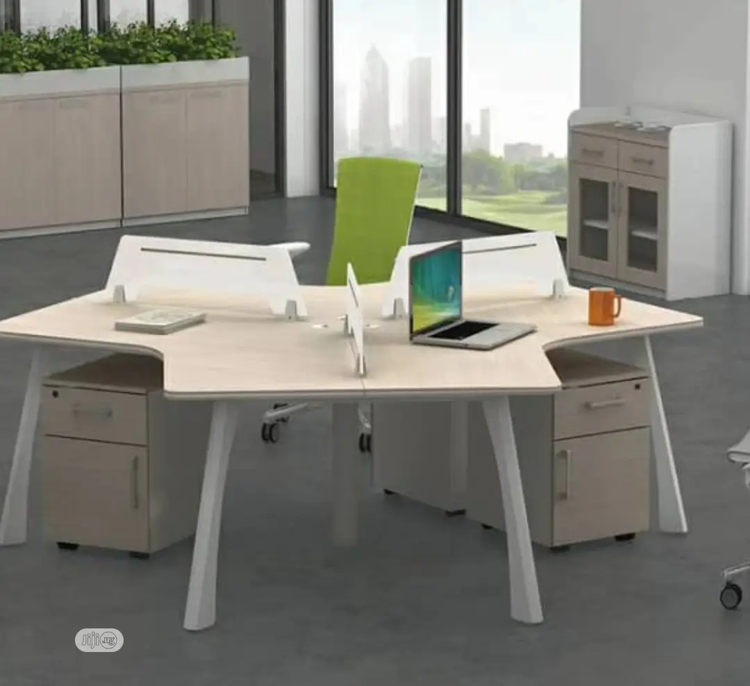 3 People Workstation