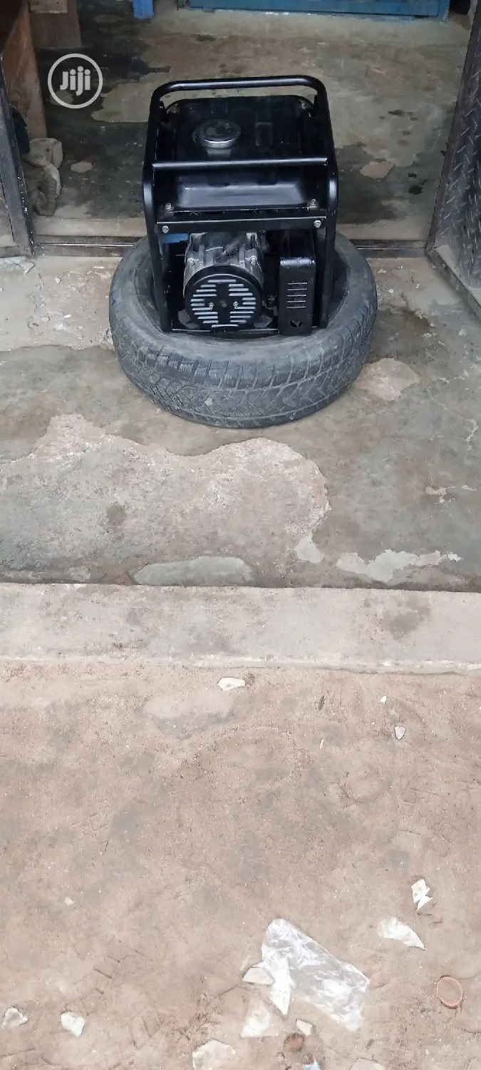 2 Months Old 1.8KVA SENWEI ECO3200S Medium, Copper Generator