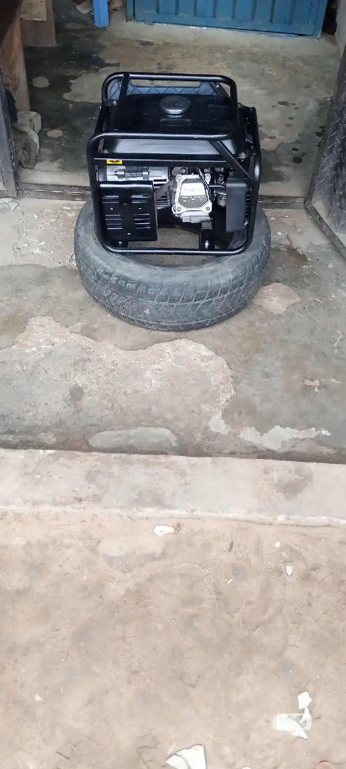 2 Months Old 1.8KVA SENWEI ECO3200S Medium, Copper Generator