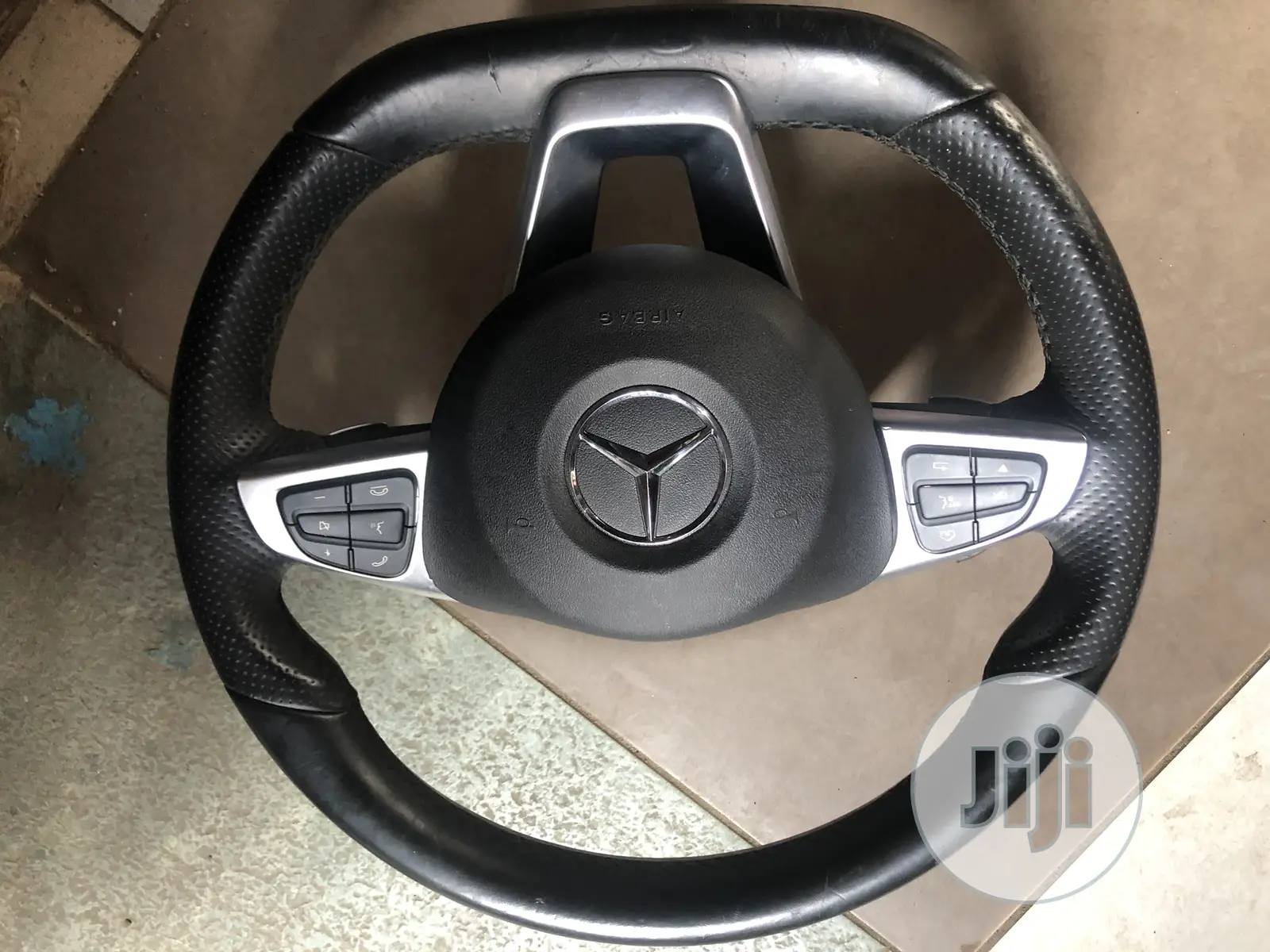 Mercedes Benz Sterring Wheels and Airbags