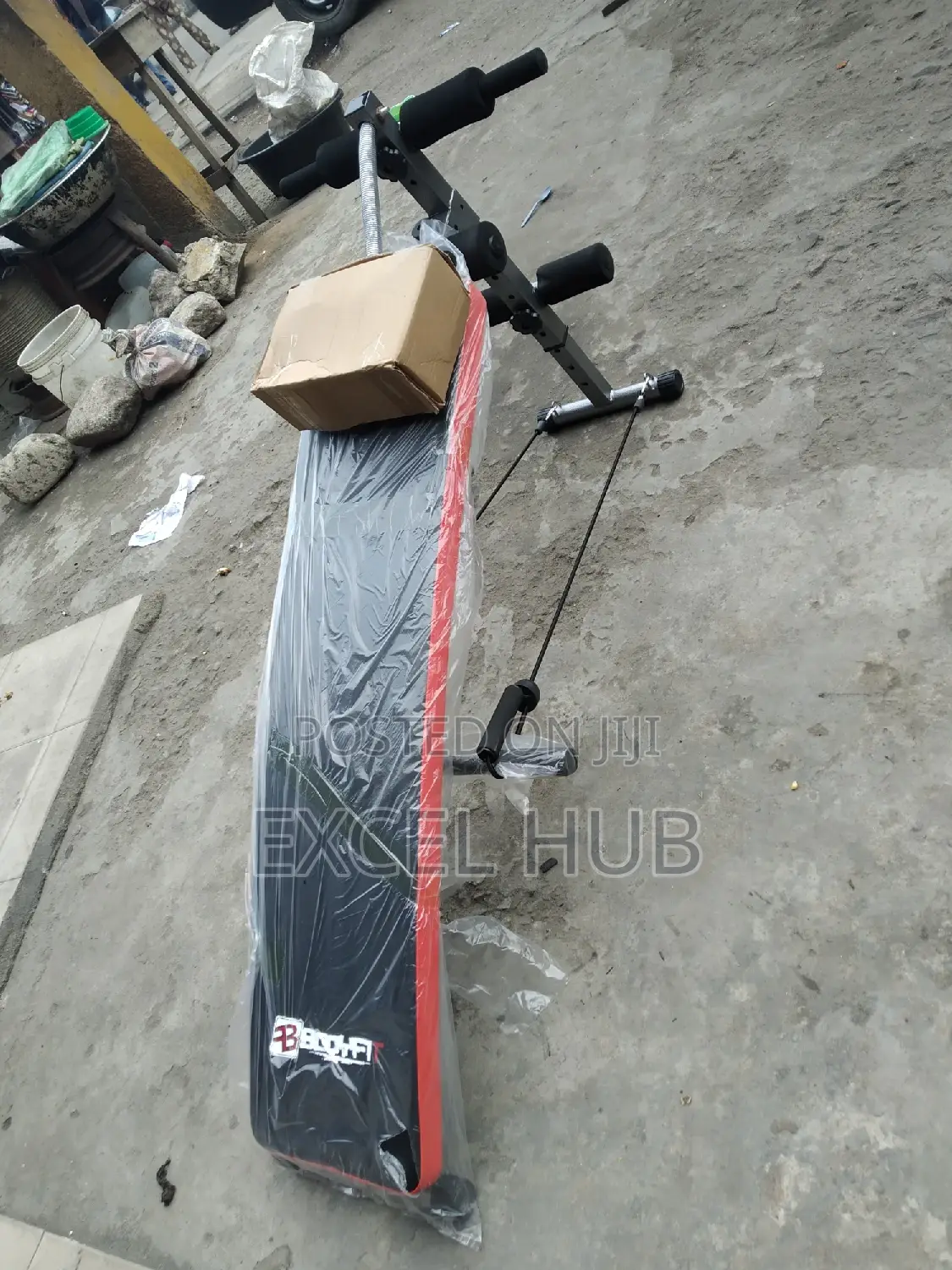Sit Up Bench With Dumbbell And Rope 678