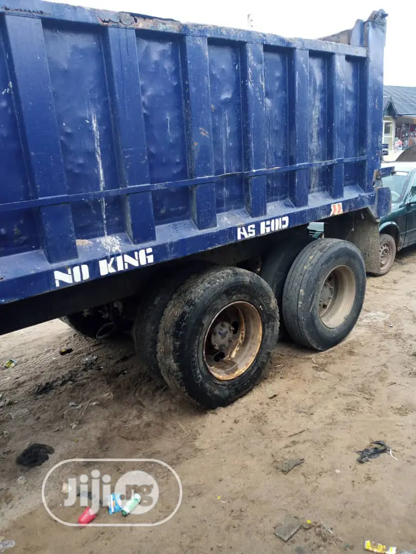 Mack Tipper R Model