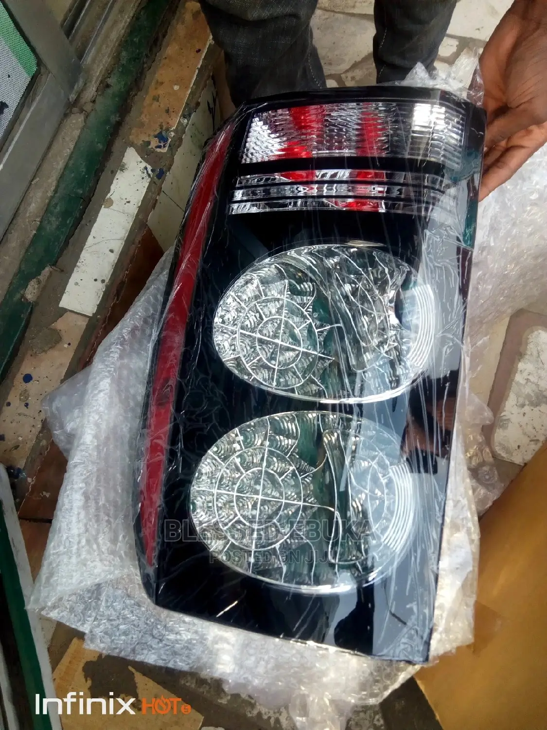 Land Rover Lr4 Tail Light
