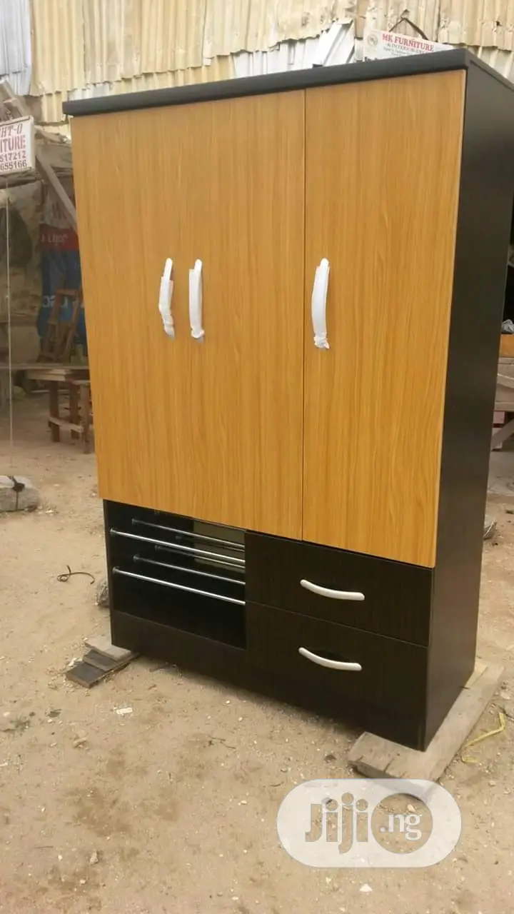 4/6 Wardrobes Master Bedroom
