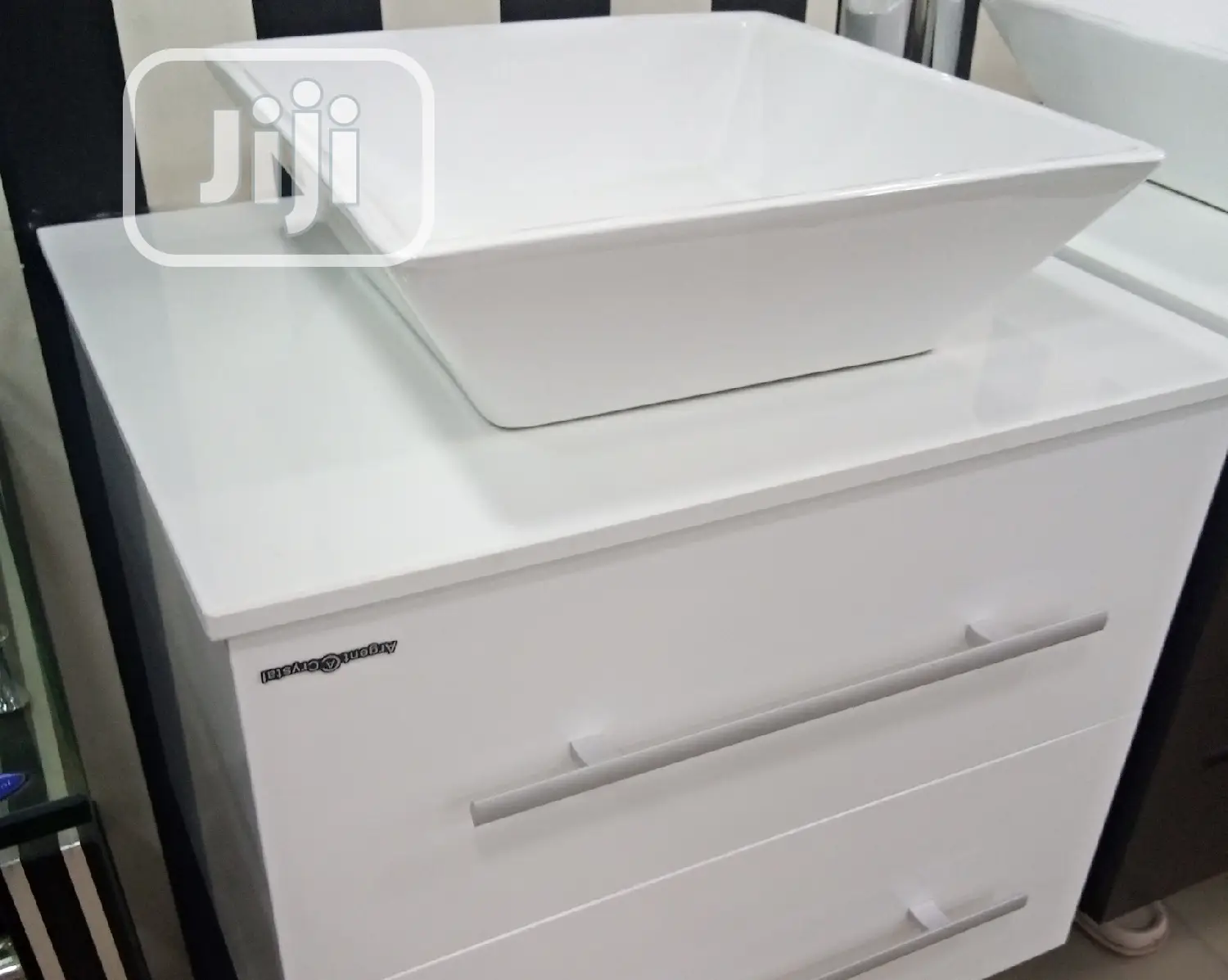Crystal Model Basin SQR