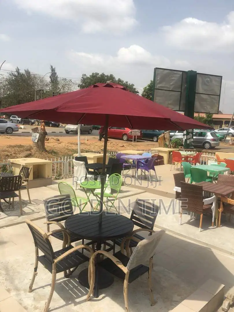 Set of Garden Tabul and Chairs