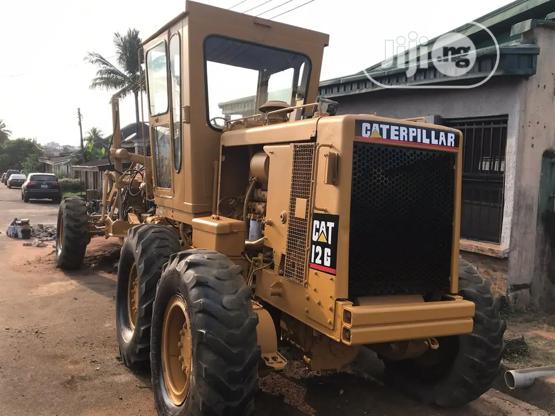 12g Grader Available for Sale