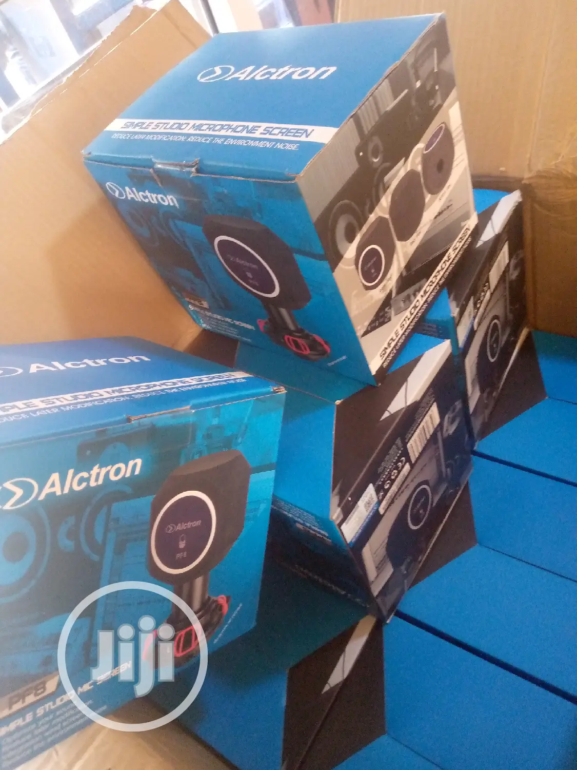 Alctron Pf8 Simple Studio Mic Screen