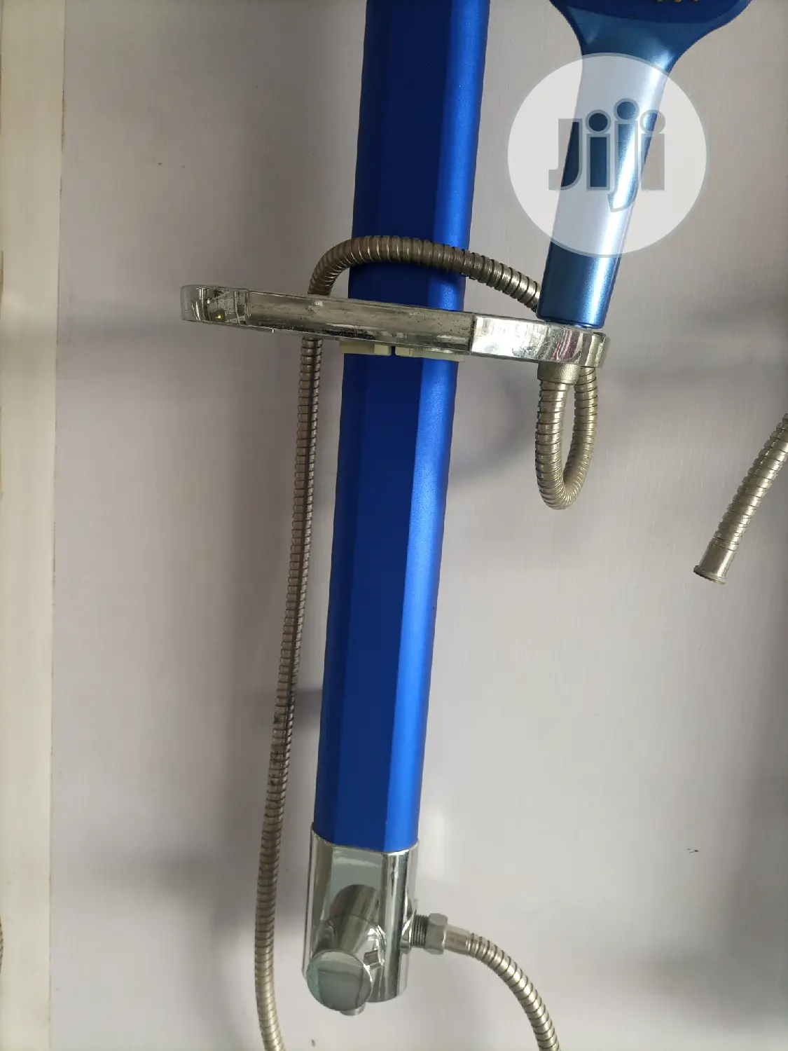 Coloured Standing Shower