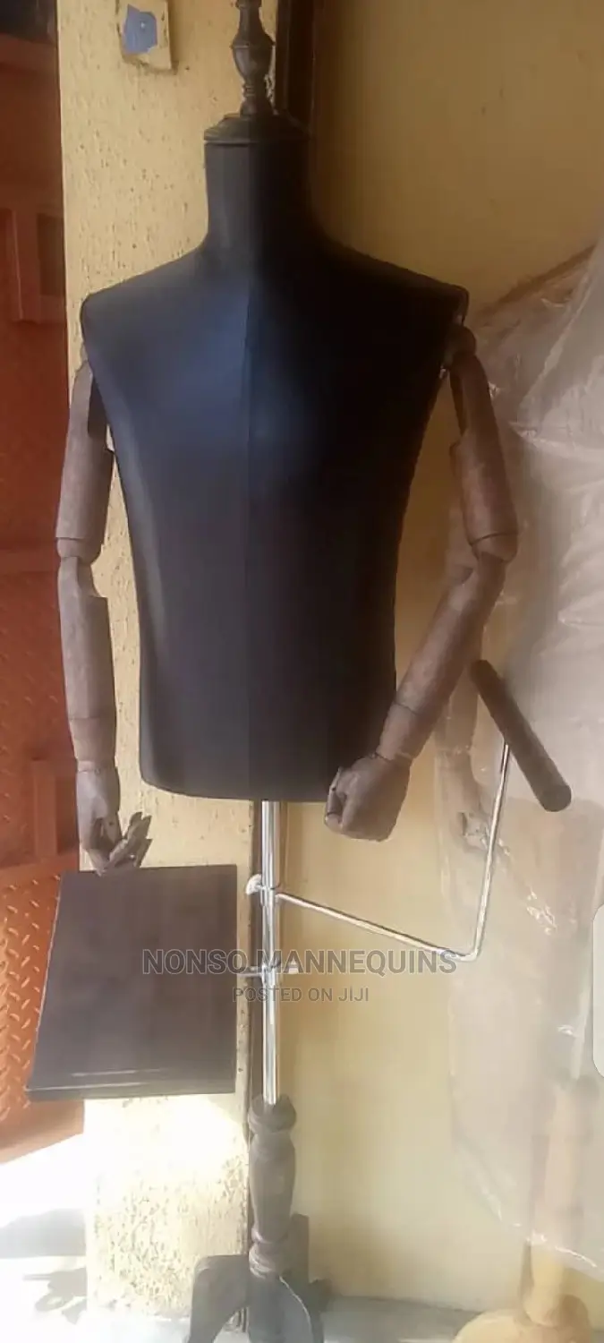 Male Mannequins With Robotic Hand and Shoe Display Stand
