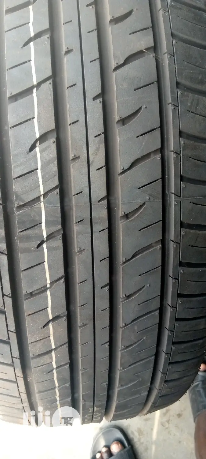 Dunlop Bridgestone Goodyear
