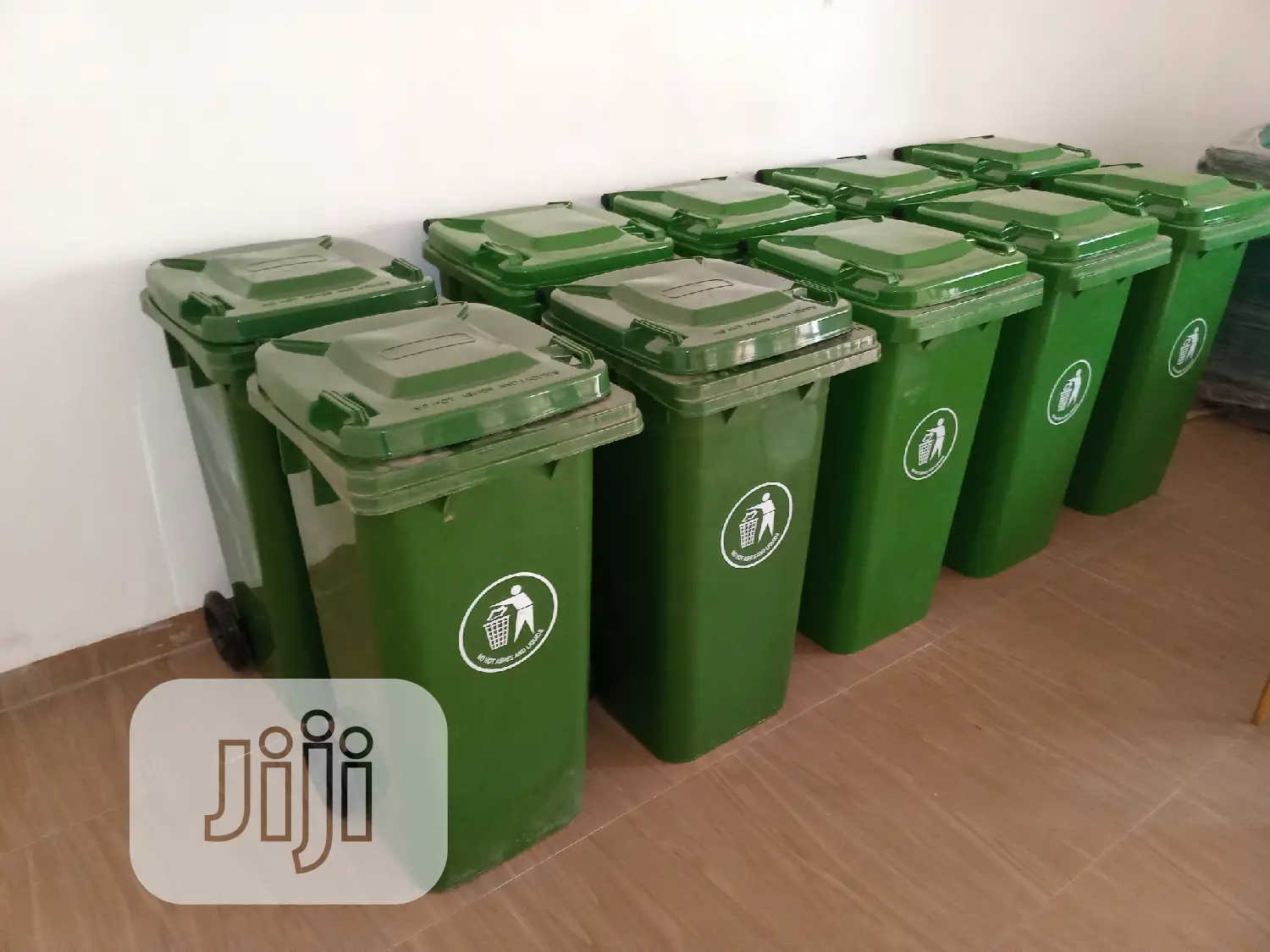Industrial 120 Litre Trash Bin