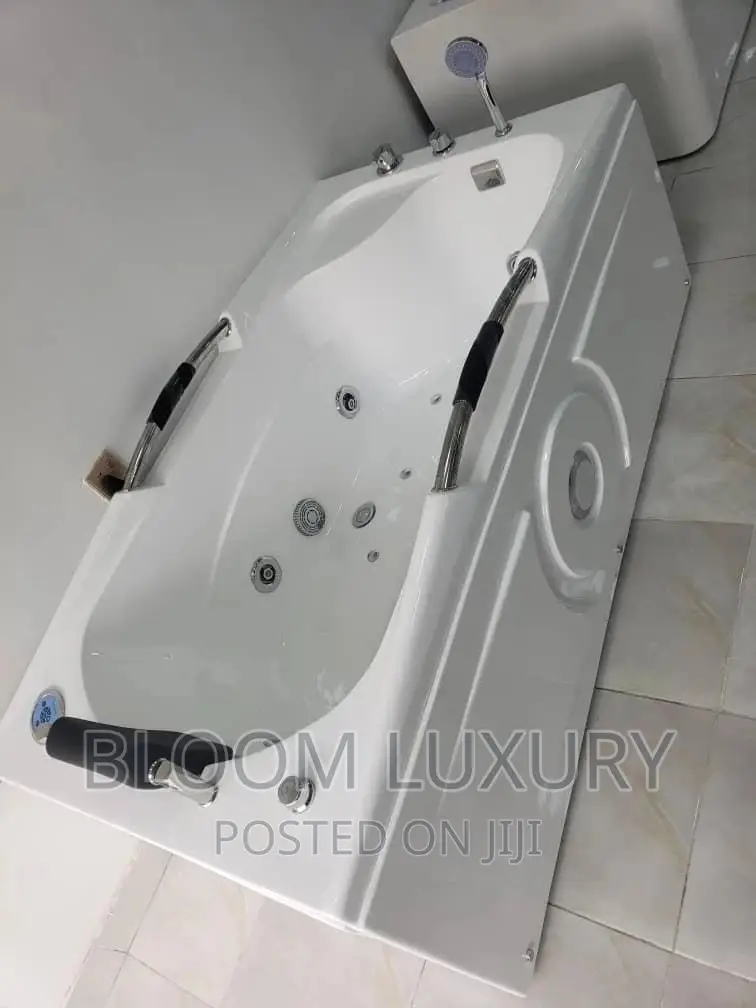 Jacuzzi Bathtub