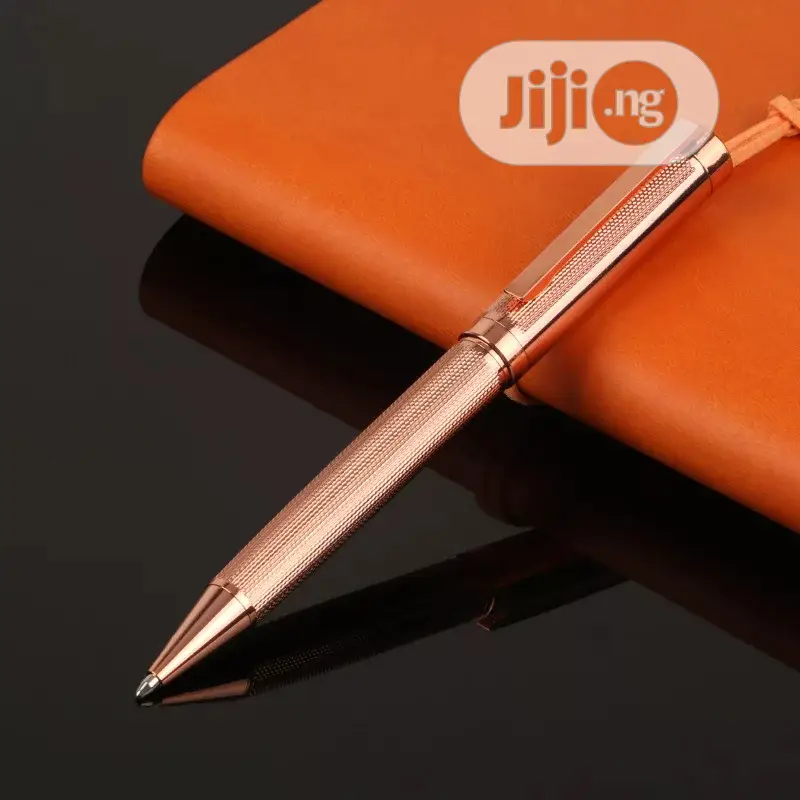 Luxury High Quality 716 Metal Golden Business Office Medium